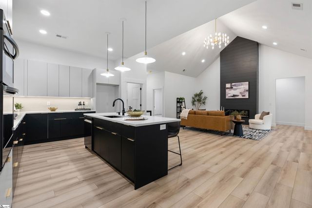 730 New South Court, Wellford, SC 29385