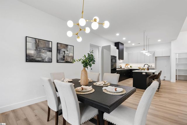 730 New South Court, Wellford, SC 29385