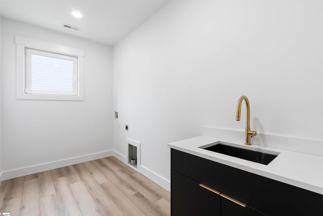 730 New South Court, Wellford, SC 29385