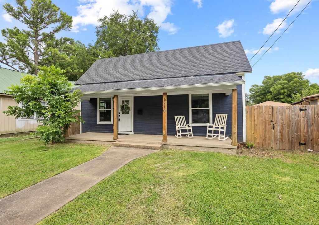 1710 S Walnut Street, Sherman, TX 75090