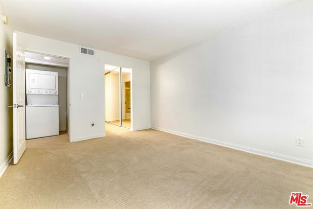 21500 Burbank Boulevard 329, Woodland Hills, CA 91367