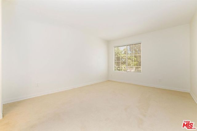 21500 Burbank Boulevard 329, Woodland Hills, CA 91367
