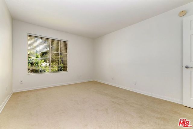 21500 Burbank Boulevard 329, Woodland Hills, CA 91367