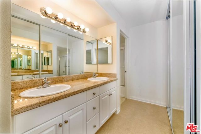 21500 Burbank Boulevard 329, Woodland Hills, CA 91367