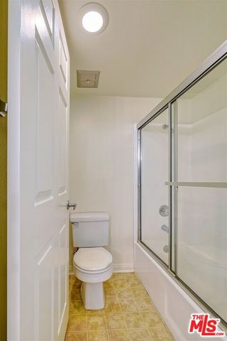 21500 Burbank Boulevard 329, Woodland Hills, CA 91367