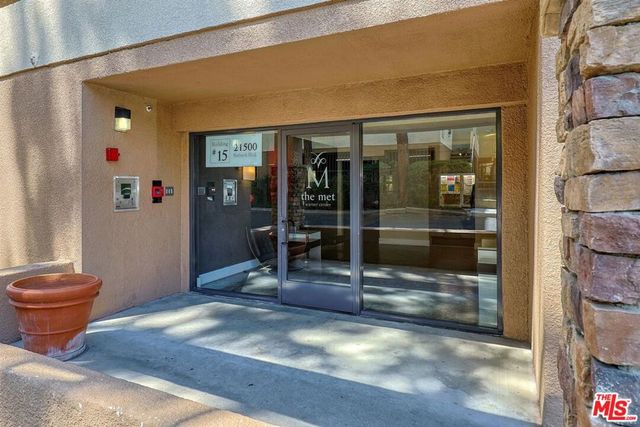 21500 Burbank Boulevard 329, Woodland Hills, CA 91367