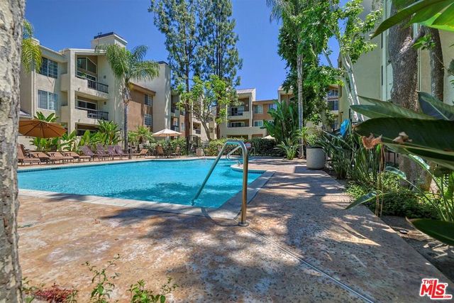 21500 Burbank Boulevard 329, Woodland Hills, CA 91367