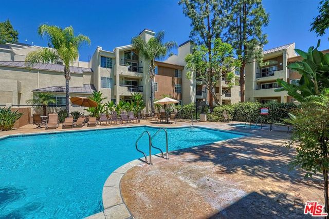 21500 Burbank Boulevard 329, Woodland Hills, CA 91367