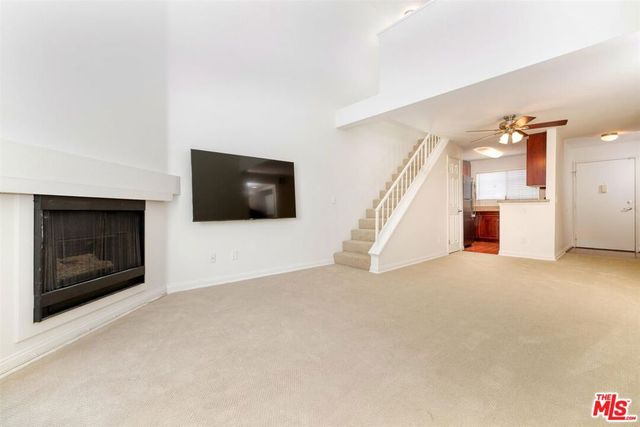 21500 Burbank Boulevard 329, Woodland Hills, CA 91367