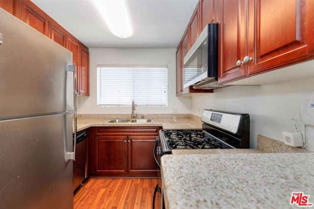 21500 Burbank Boulevard 329, Woodland Hills, CA 91367
