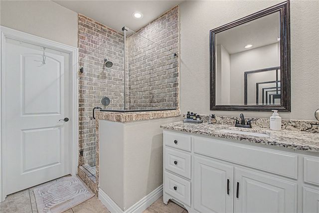 550 N Salem Road, Fayetteville, AR 72704
