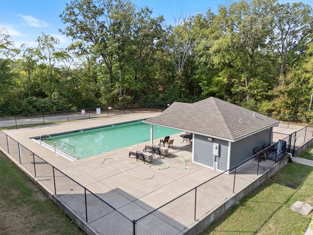 550 N Salem Road, Fayetteville, AR 72704