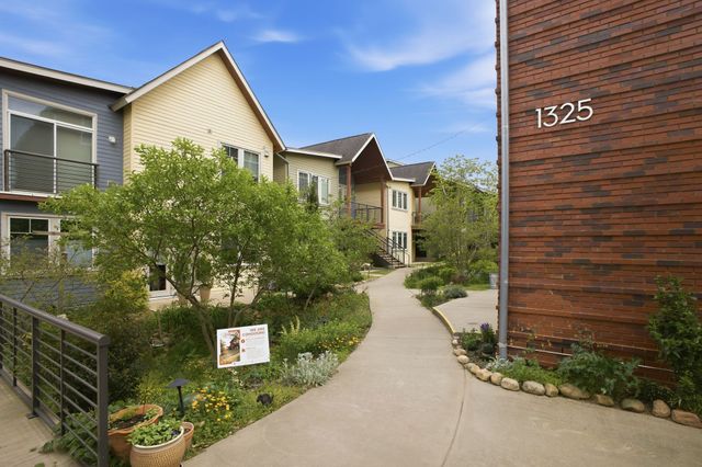 1325 5th Ave N Apt 25, Nashville, TN 37208