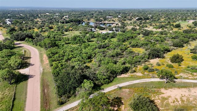 204 Lagitos LN, Llano, TX 78643