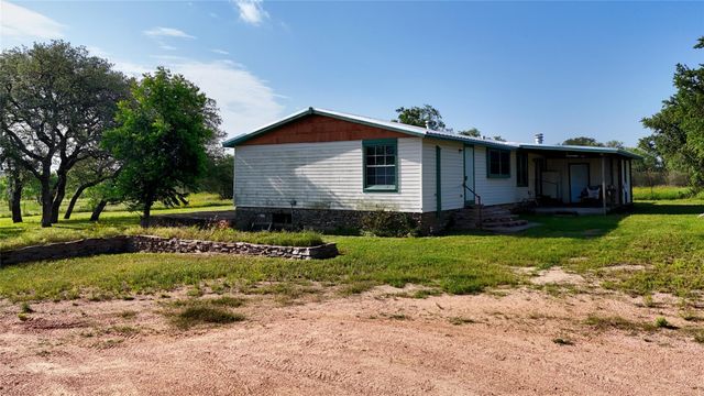 204 Lagitos LN, Llano, TX 78643