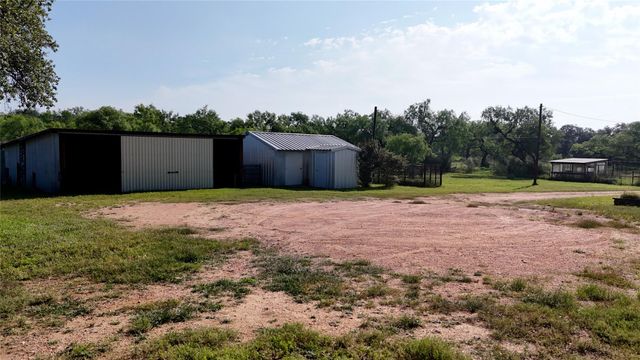 204 Lagitos LN, Llano, TX 78643
