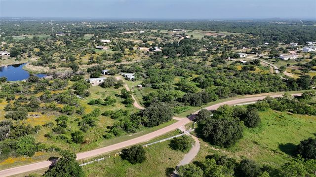 204 Lagitos LN, Llano, TX 78643