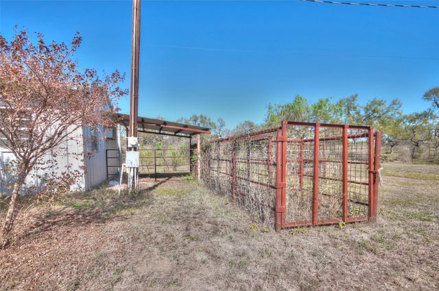 204 Lagitos LN, Llano, TX 78643