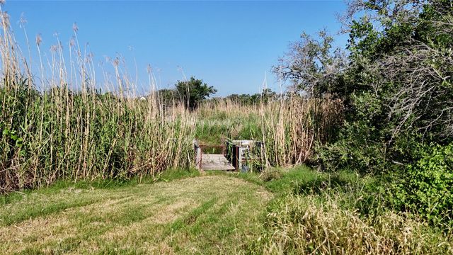 204 Lagitos LN, Llano, TX 78643