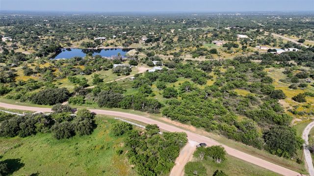 204 Lagitos LN, Llano, TX 78643