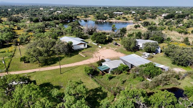 204 Lagitos LN, Llano, TX 78643