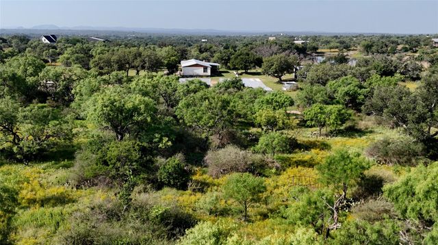 204 Lagitos LN, Llano, TX 78643