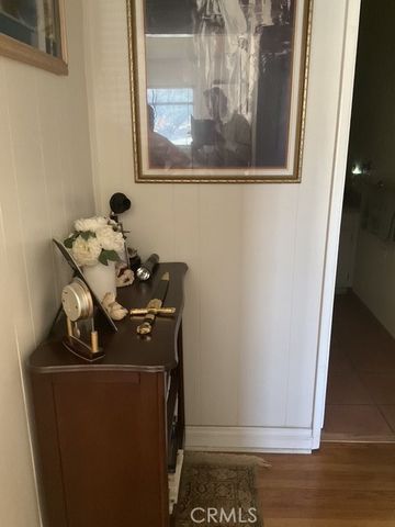 4165 2nd, Los Angeles, CA 90008