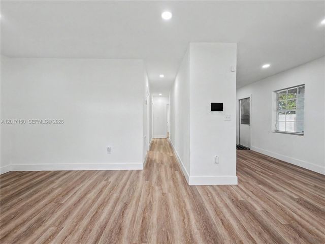 580 NW 194th Ter, Miami Gardens, FL 33169
