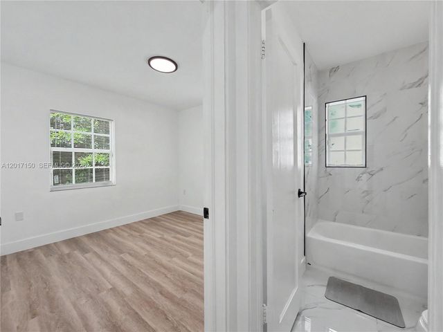 580 NW 194th Ter, Miami Gardens, FL 33169