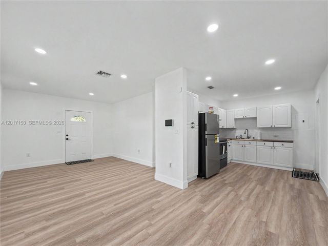 580 NW 194th Ter, Miami Gardens, FL 33169