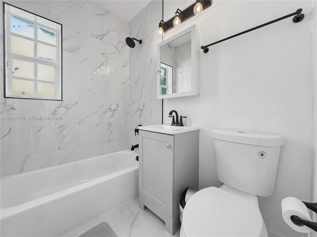 580 NW 194th Ter, Miami Gardens, FL 33169