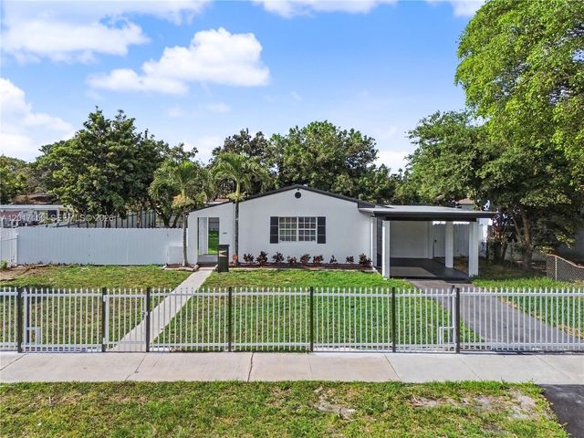 580 NW 194th Ter, Miami Gardens, FL 33169