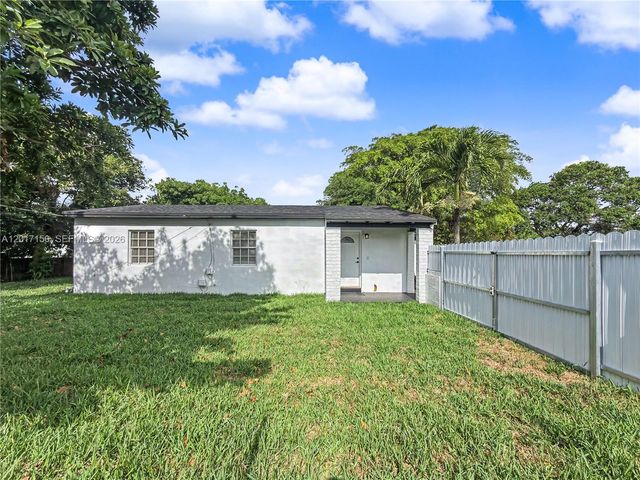 580 NW 194th Ter, Miami Gardens, FL 33169