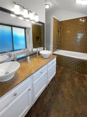 6544 Meadowlark Lane E, Watauga, TX 76148