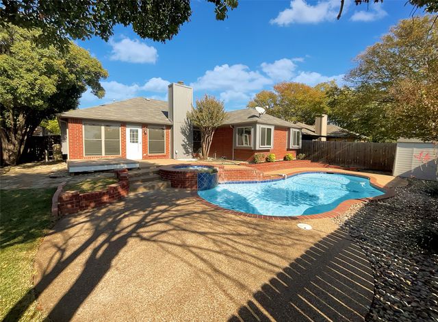 6544 Meadowlark Lane E, Watauga, TX 76148