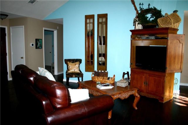 6544 Meadowlark Lane E, Watauga, TX 76148