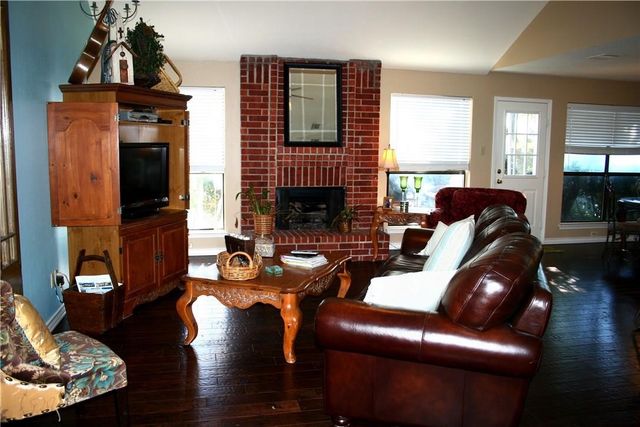 6544 Meadowlark Lane E, Watauga, TX 76148