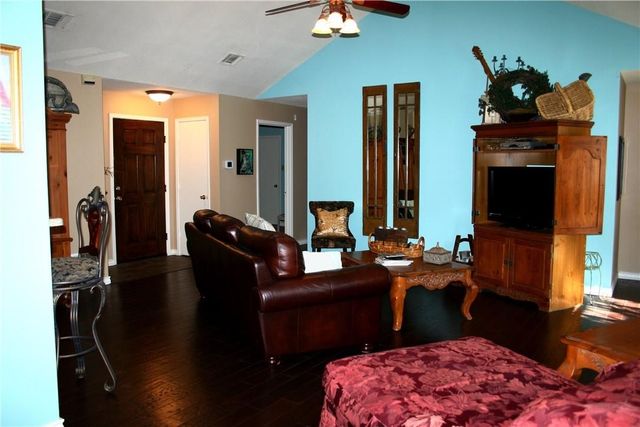 6544 Meadowlark Lane E, Watauga, TX 76148