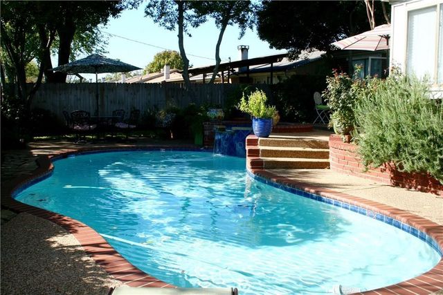 6544 Meadowlark Lane E, Watauga, TX 76148