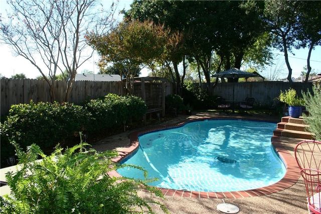 6544 Meadowlark Lane E, Watauga, TX 76148