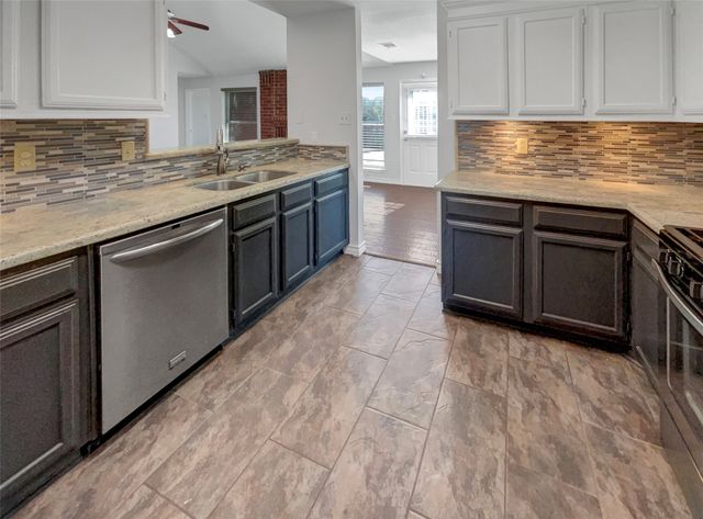 6544 Meadowlark Lane E, Watauga, TX 76148