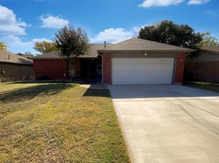 6544 Meadowlark Lane E, Watauga, TX 76148