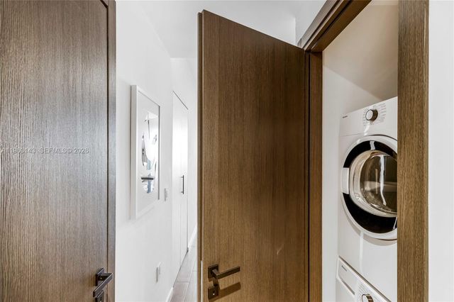 398 NE 5th St 2205, Miami, FL 33132