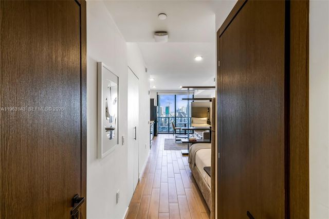 398 NE 5th St 2205, Miami, FL 33132