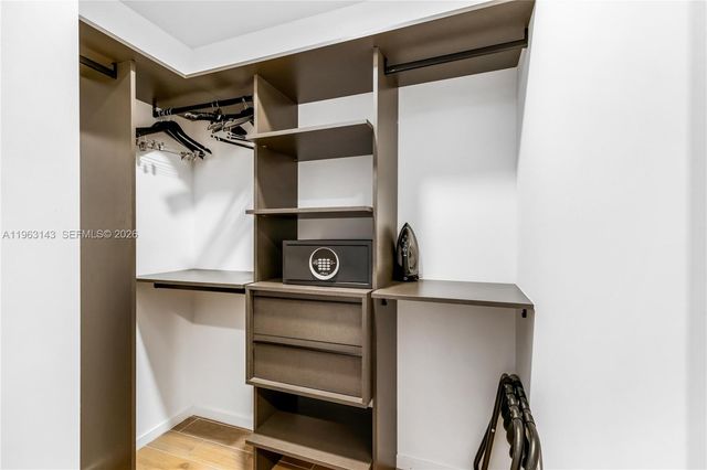 398 NE 5th St 2205, Miami, FL 33132