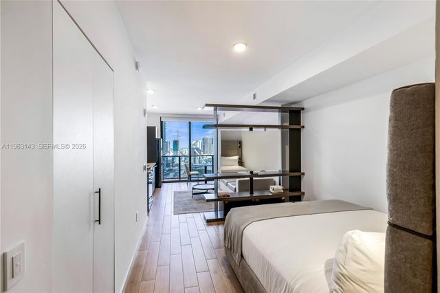 398 NE 5th St 2205, Miami, FL 33132