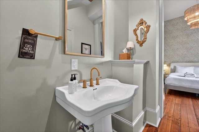 201 Ashley Avenue, Charleston, SC 29403