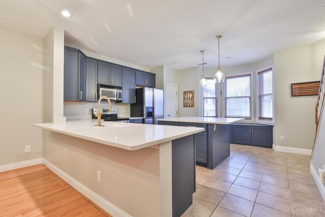 915 Sharkey Lane, Cincinnati, OH 45206