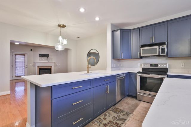 915 Sharkey Lane, Cincinnati, OH 45206