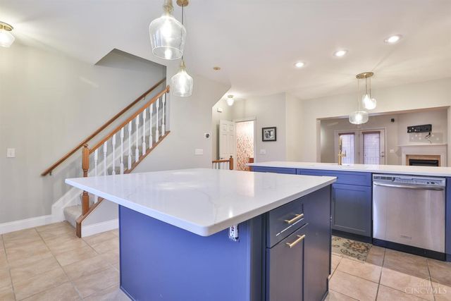 915 Sharkey Lane, Cincinnati, OH 45206